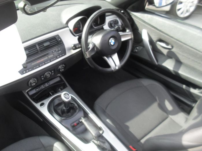 BMW Z4 2.0i SE 2dr Convertible Petrol Black