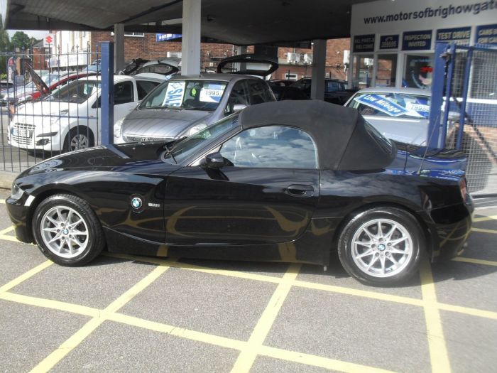 BMW Z4 2.0i SE 2dr Convertible Petrol Black