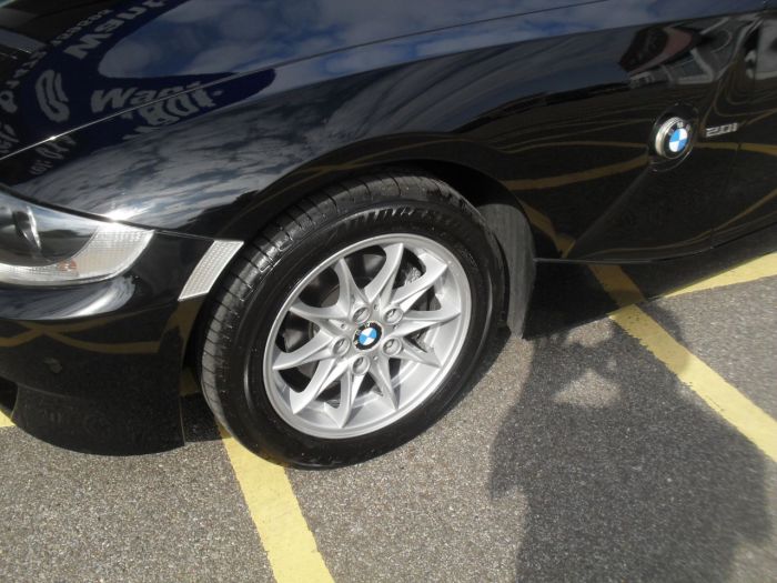 BMW Z4 2.0i SE 2dr Convertible Petrol Black