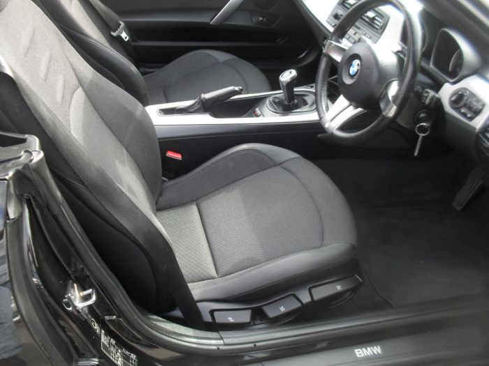 BMW Z4 2.0i SE 2dr Convertible Petrol Black