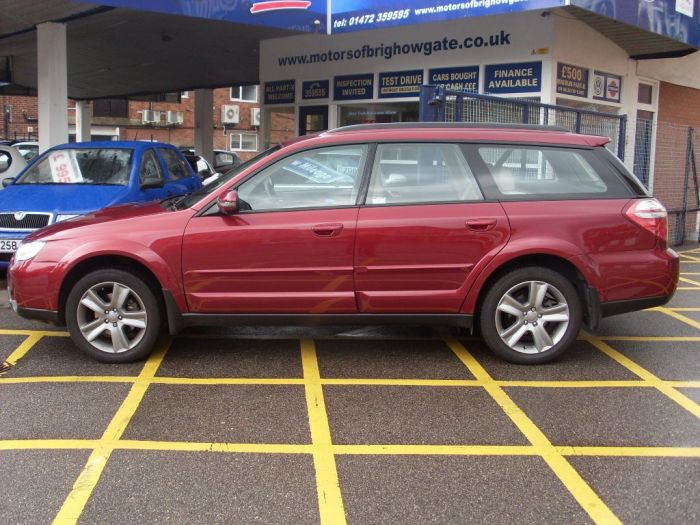 Subaru Outback 2.0D RE Outback 5dr Estate Diesel Merlot Red Pearl