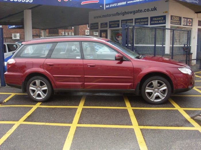 Subaru Outback 2.0D RE Outback 5dr Estate Diesel Merlot Red Pearl