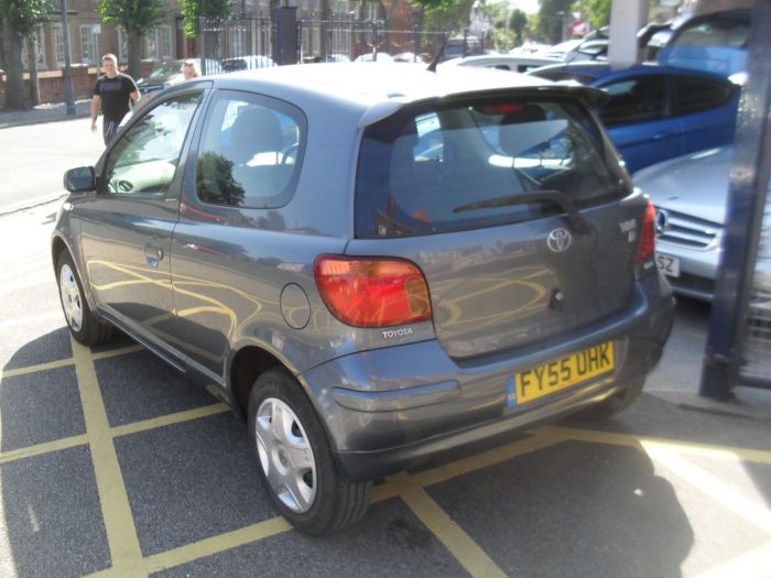 Toyota Yaris 1.0 VVT-i Colour Collection 3dr Hatchback Petrol Blue/gey Met