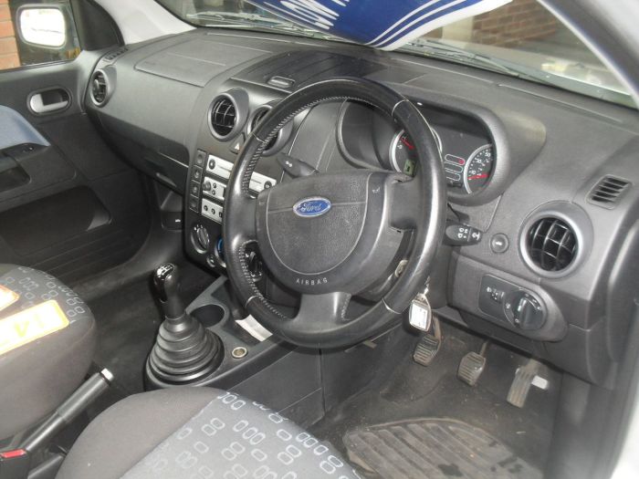 Ford Fusion 1.4 2 5dr Hatchback Petrol Silver