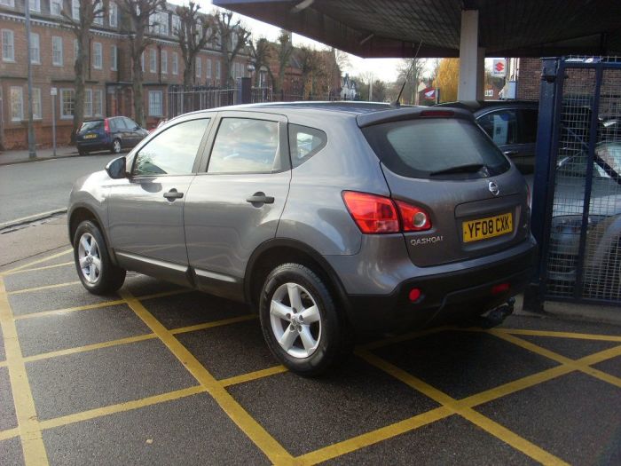 Nissan Qashqai 1.5 dCi 5dr MPV Diesel Grey Met