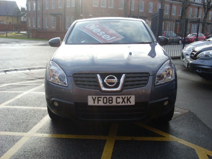 Nissan Qashqai 1.5 dCi 5dr MPV Diesel Grey Met