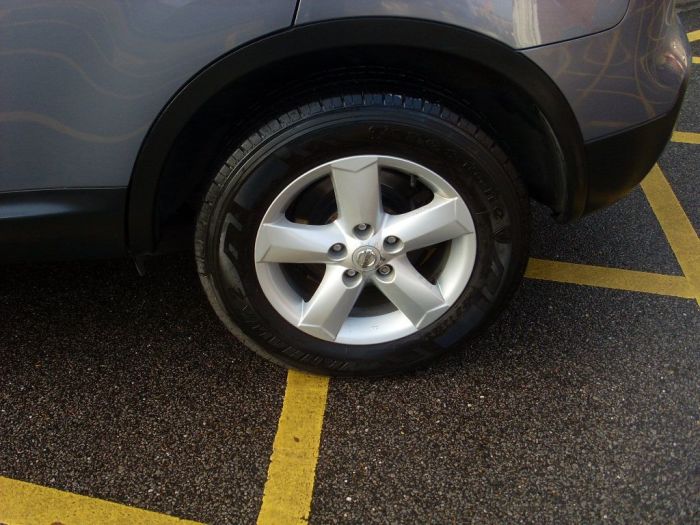 Nissan Qashqai 1.5 dCi 5dr MPV Diesel Grey Met