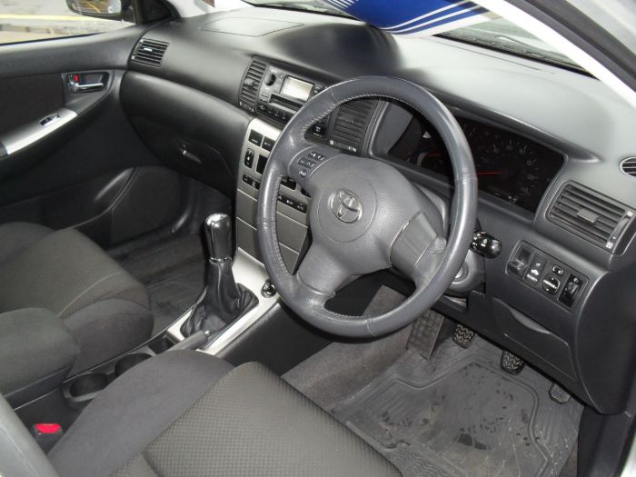 Toyota Corolla 1.6 VVT-i T Spirit 5dr Hatchback Petrol Silver
