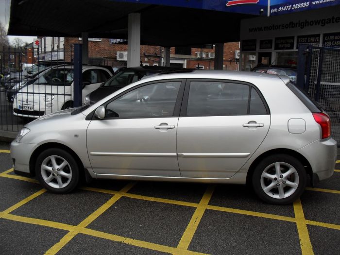 Toyota Corolla 1.6 VVT-i T Spirit 5dr Hatchback Petrol Silver
