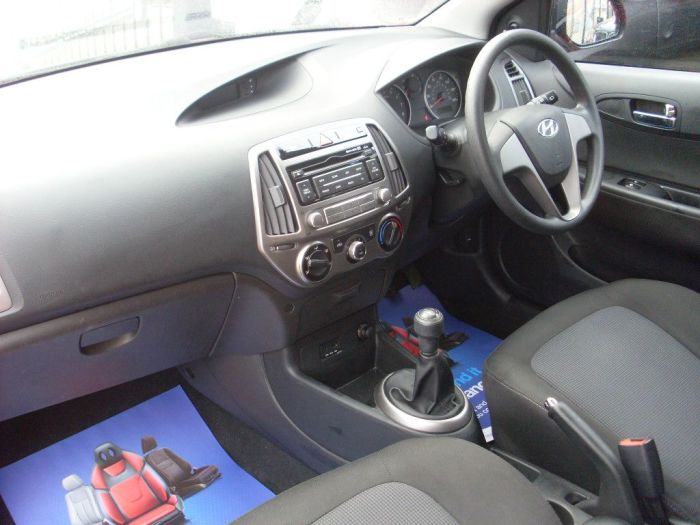 Hyundai i20 1.2 Classic Hatchback Petrol Bright Red