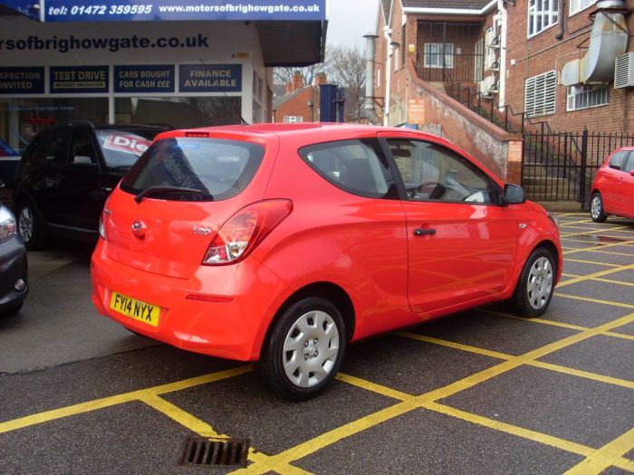 Hyundai i20 1.2 Classic Hatchback Petrol Bright Red