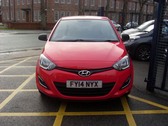 Hyundai i20 1.2 Classic Hatchback Petrol Bright Red