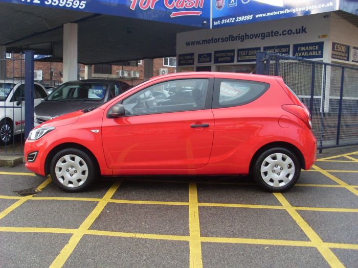 Hyundai i20 1.2 Classic Hatchback Petrol Bright Red