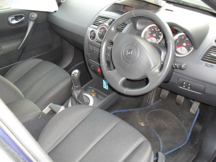Renault Megane 1.5 dCi 86 dynamique Hatchback Diesel Blue Met