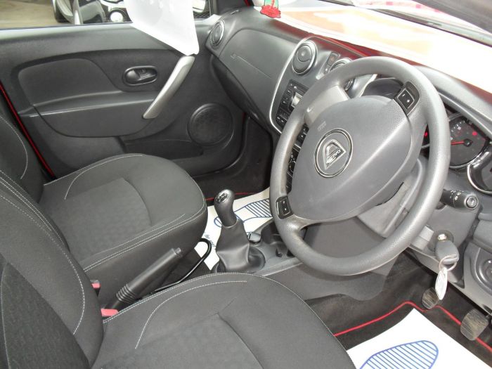 Dacia Logan 1.5 dCi Laureate 5dr Estate Diesel Red Mettalic