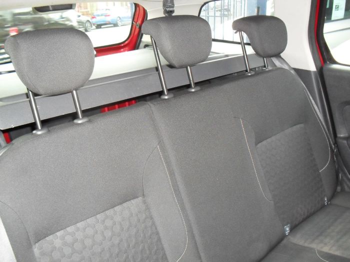Dacia Logan 1.5 dCi Laureate 5dr Estate Diesel Red Mettalic