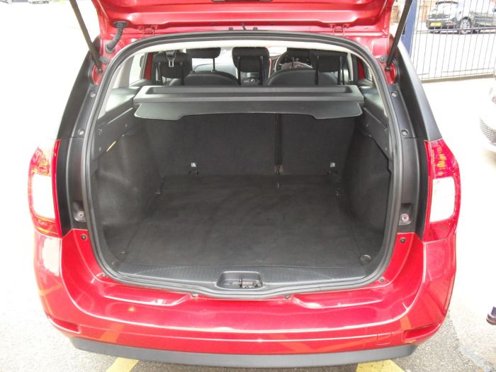 Dacia Logan 1.5 dCi Laureate 5dr Estate Diesel Red Mettalic