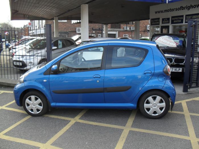 Toyota Aygo 1.0 VVT-i Blue 5dr Hatchback Petrol Blue Met