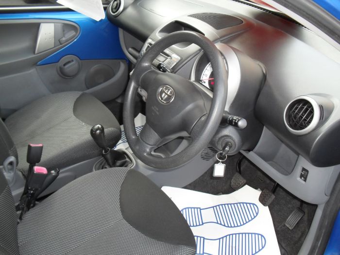 Toyota Aygo 1.0 VVT-i Blue 5dr Hatchback Petrol Blue Met
