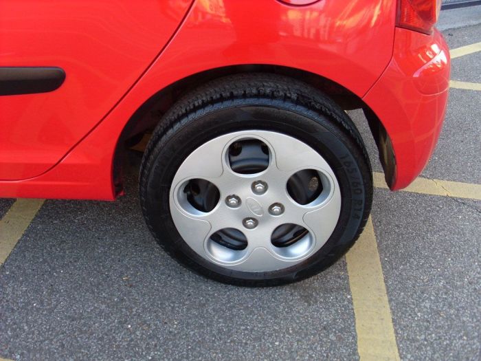 Kia Picanto 1.1 Strike 5dr Hatchback Petrol Bright Red