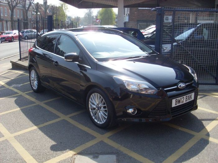 Ford Focus 1.0 125 EcoBoost Zetec 5dr Hatchback Petrol Panther Black