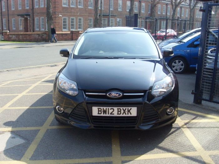 Ford Focus 1.0 125 EcoBoost Zetec 5dr Hatchback Petrol Panther Black