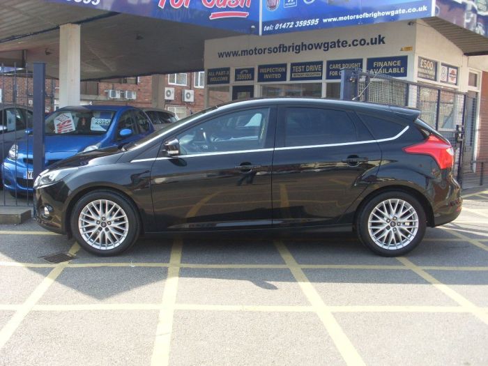 Ford Focus 1.0 125 EcoBoost Zetec 5dr Hatchback Petrol Panther Black