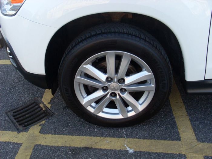 Mitsubishi ASX 1.6i 4 ClearTec 5dr Hatchback Petrol White