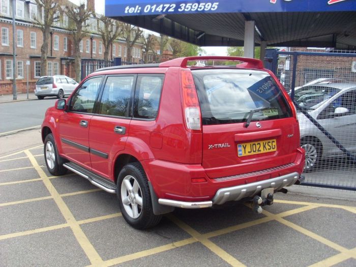 Nissan X Trail 2.0i Sport 5dr Estate Petrol Bright Red