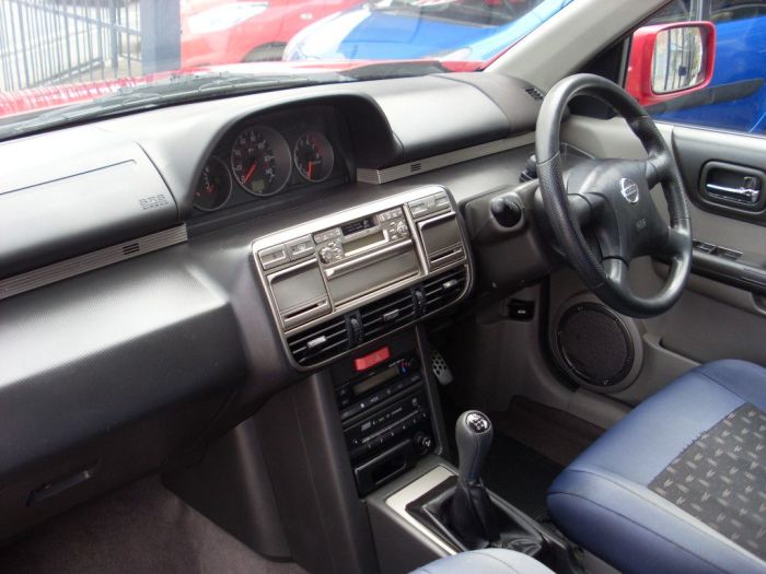Nissan X Trail 2.0i Sport 5dr Estate Petrol Bright Red