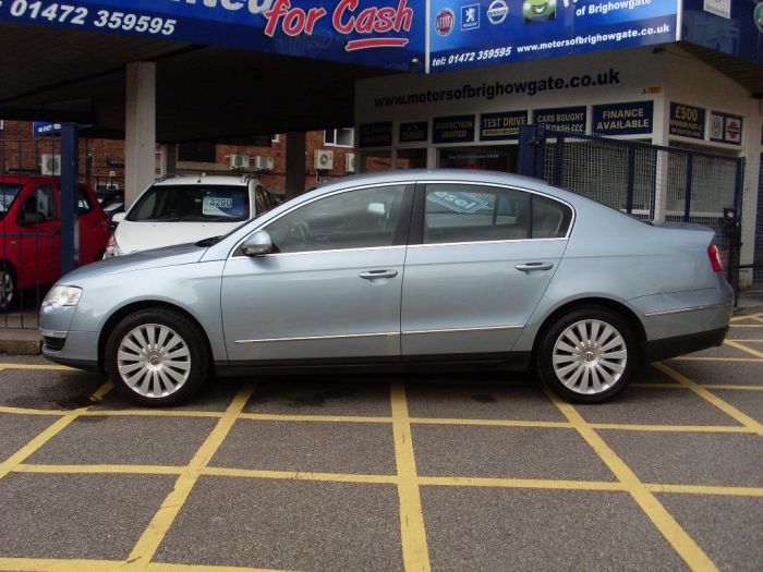 Volkswagen Passat 2.0 Highline TDI CR 4dr Saloon Diesel Sky Blue Metallic