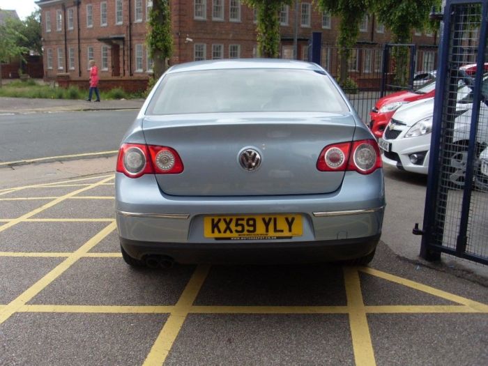 Volkswagen Passat 2.0 Highline TDI CR 4dr Saloon Diesel Sky Blue Metallic