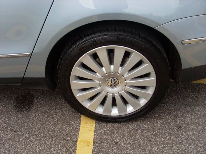 Volkswagen Passat 2.0 Highline TDI CR 4dr Saloon Diesel Sky Blue Metallic