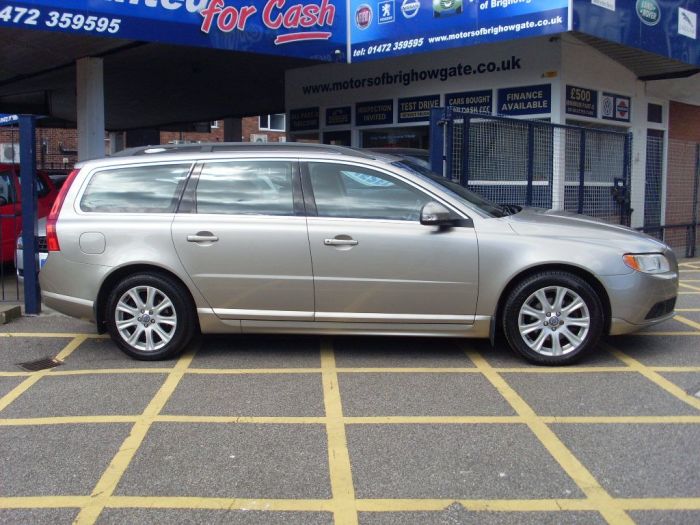 Volvo V70 2.0D SE 5dr Estate Diesel Platinum Silver