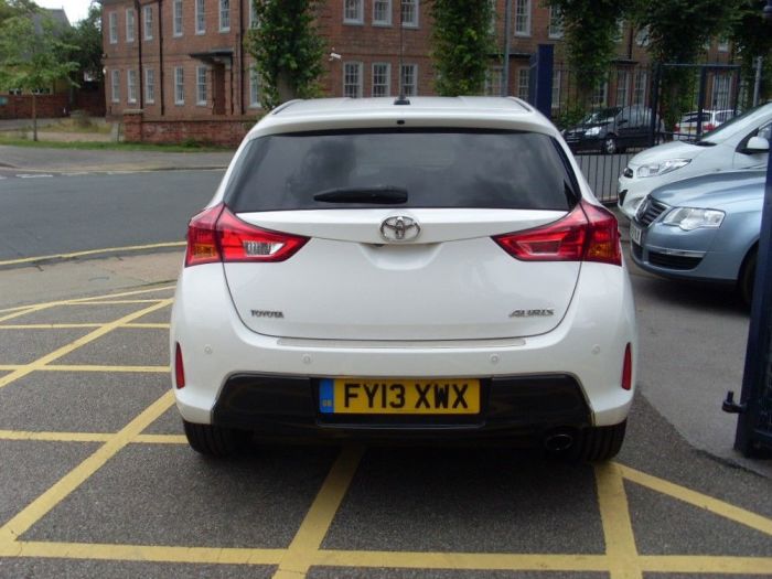Toyota Auris 1.6 Excel 5dr Hatchback Petrol White