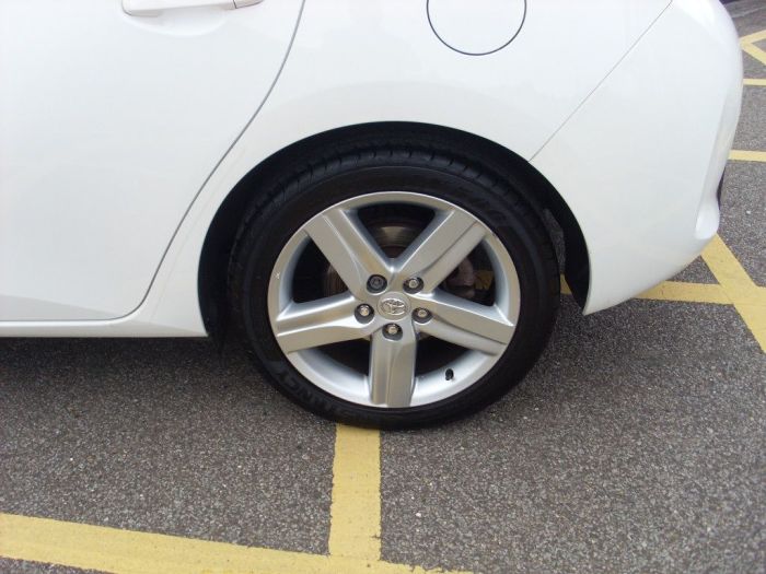 Toyota Auris 1.6 Excel 5dr Hatchback Petrol White