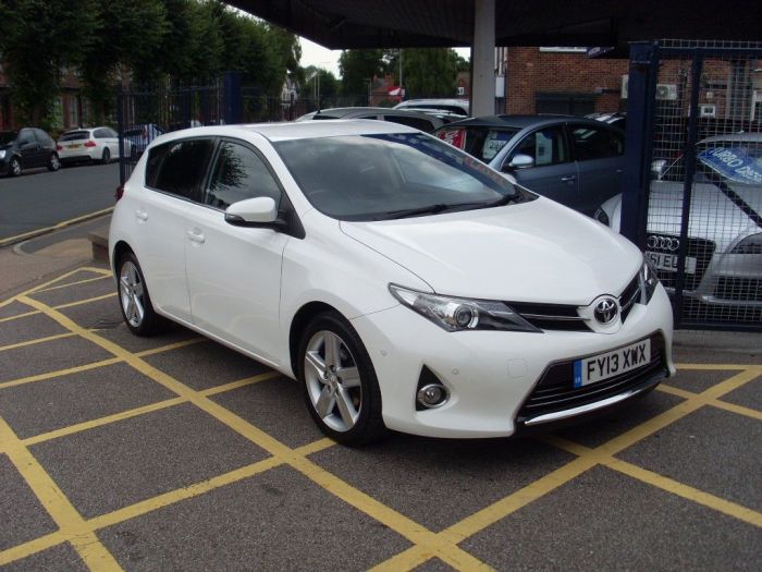 Toyota Auris 1.6 Excel 5dr Hatchback Petrol White