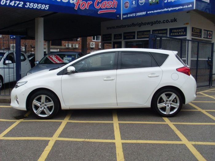 Toyota Auris 1.6 Excel 5dr Hatchback Petrol White