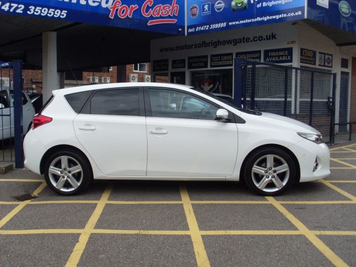 Toyota Auris 1.6 Excel 5dr Hatchback Petrol White
