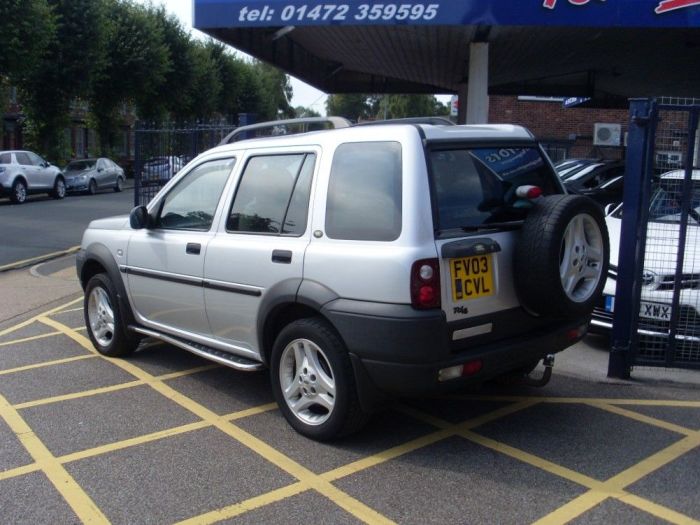 Land Rover Freelander 2.0 Td4 ES Premium SW 5dr Estate Diesel Silver