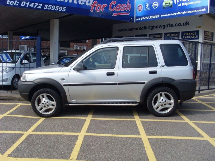 Land Rover Freelander 2.0 Td4 ES Premium SW 5dr Estate Diesel Silver