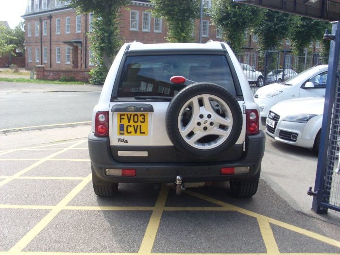 Land Rover Freelander 2.0 Td4 ES Premium SW 5dr Estate Diesel Silver