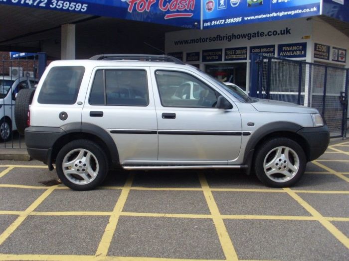 Land Rover Freelander 2.0 Td4 ES Premium SW 5dr Estate Diesel Silver