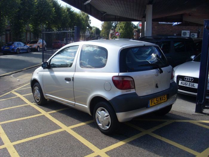 Toyota Yaris 1.0 16v VVTi S 3dr Hatchback Petrol Silver