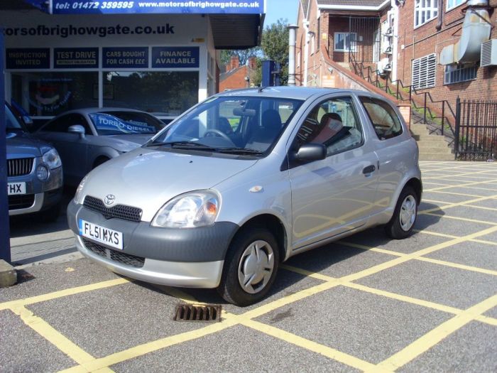 Toyota Yaris 1.0 16v VVTi S 3dr Hatchback Petrol Silver