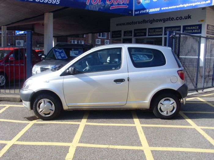 Toyota Yaris 1.0 16v VVTi S 3dr Hatchback Petrol Silver