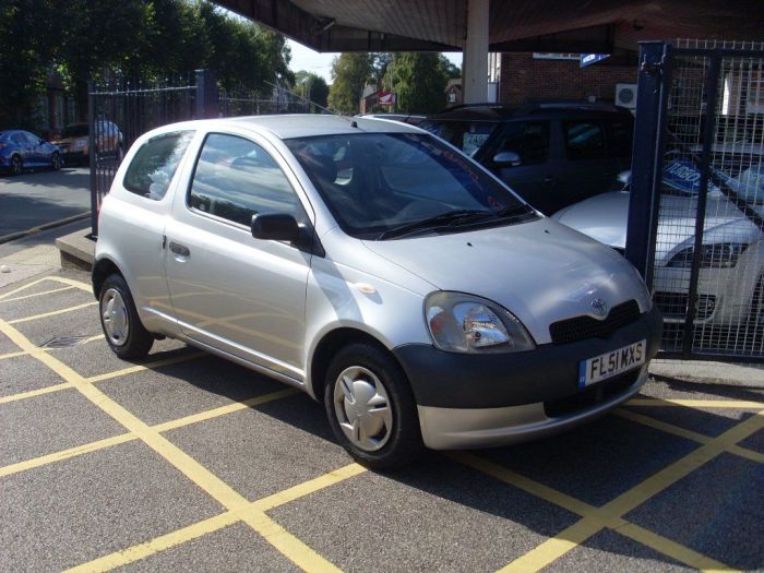 Toyota Yaris 1.0 16v VVTi S 3dr Hatchback Petrol Silver