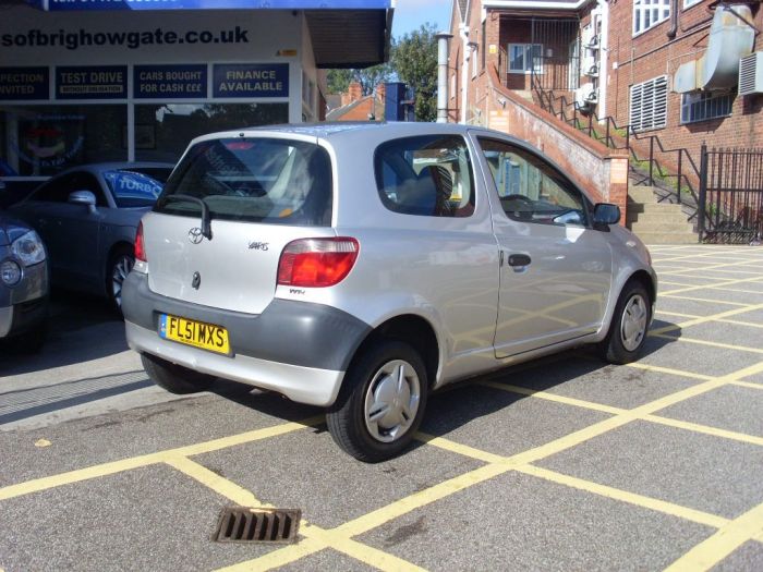 Toyota Yaris 1.0 16v VVTi S 3dr Hatchback Petrol Silver