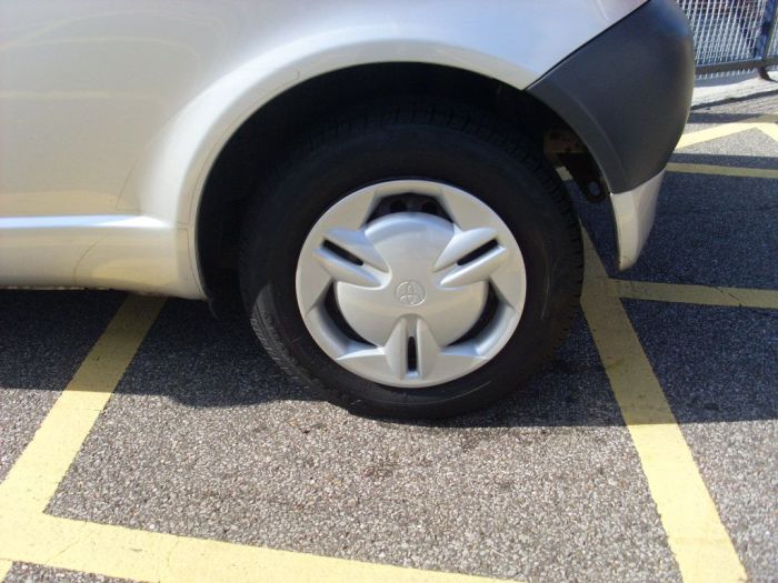 Toyota Yaris 1.0 16v VVTi S 3dr Hatchback Petrol Silver