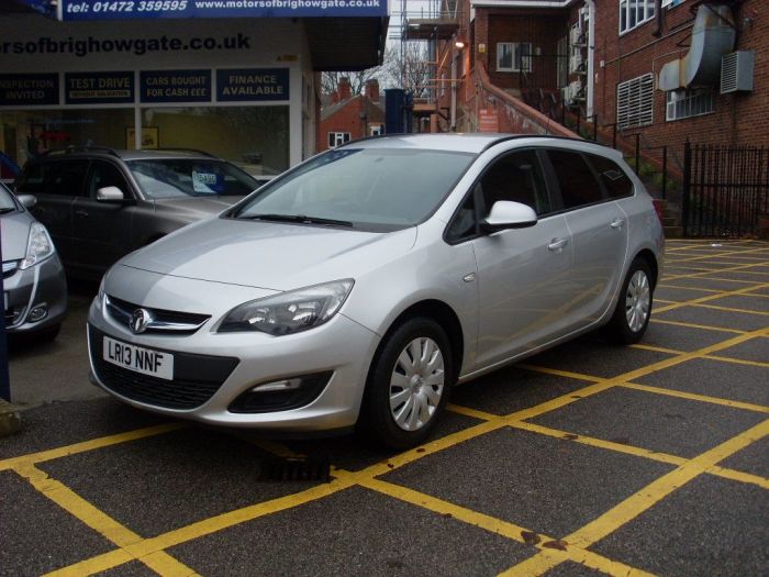 Vauxhall Astra 1.6i 16V Exclusiv Estate Automatic Estate Petrol Silver